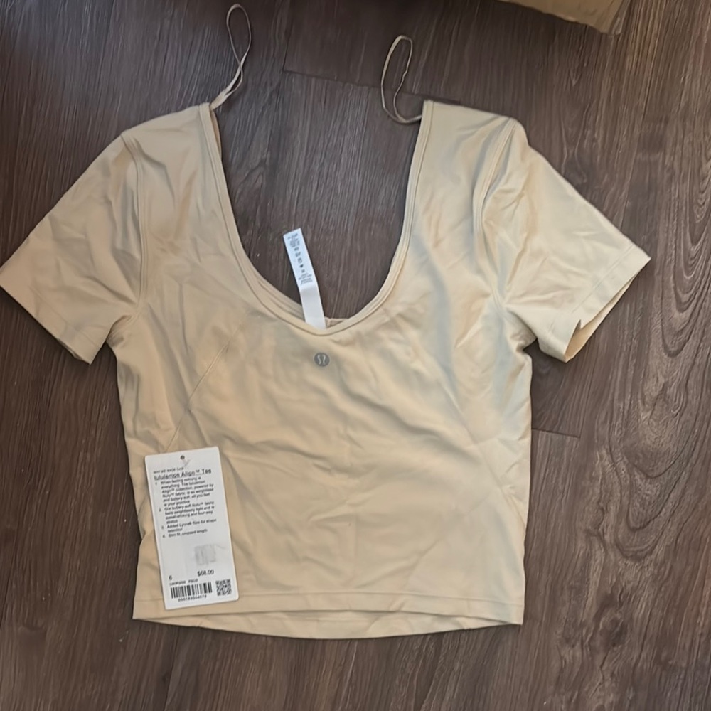 NWT lululemon Align tee size 6 color prosecco